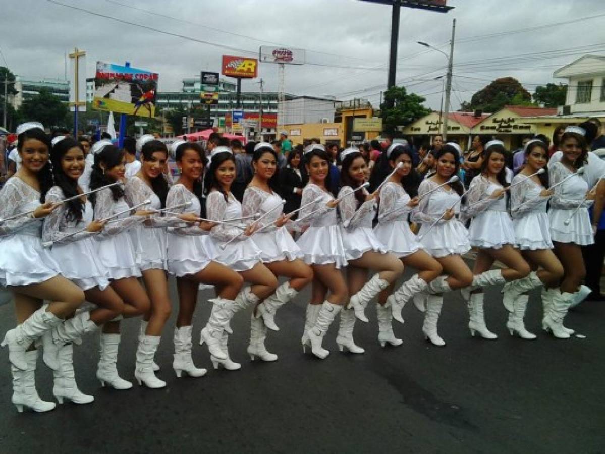 FOTOS: Las bellas chicas que adornan las fiestas patrias de Honduras