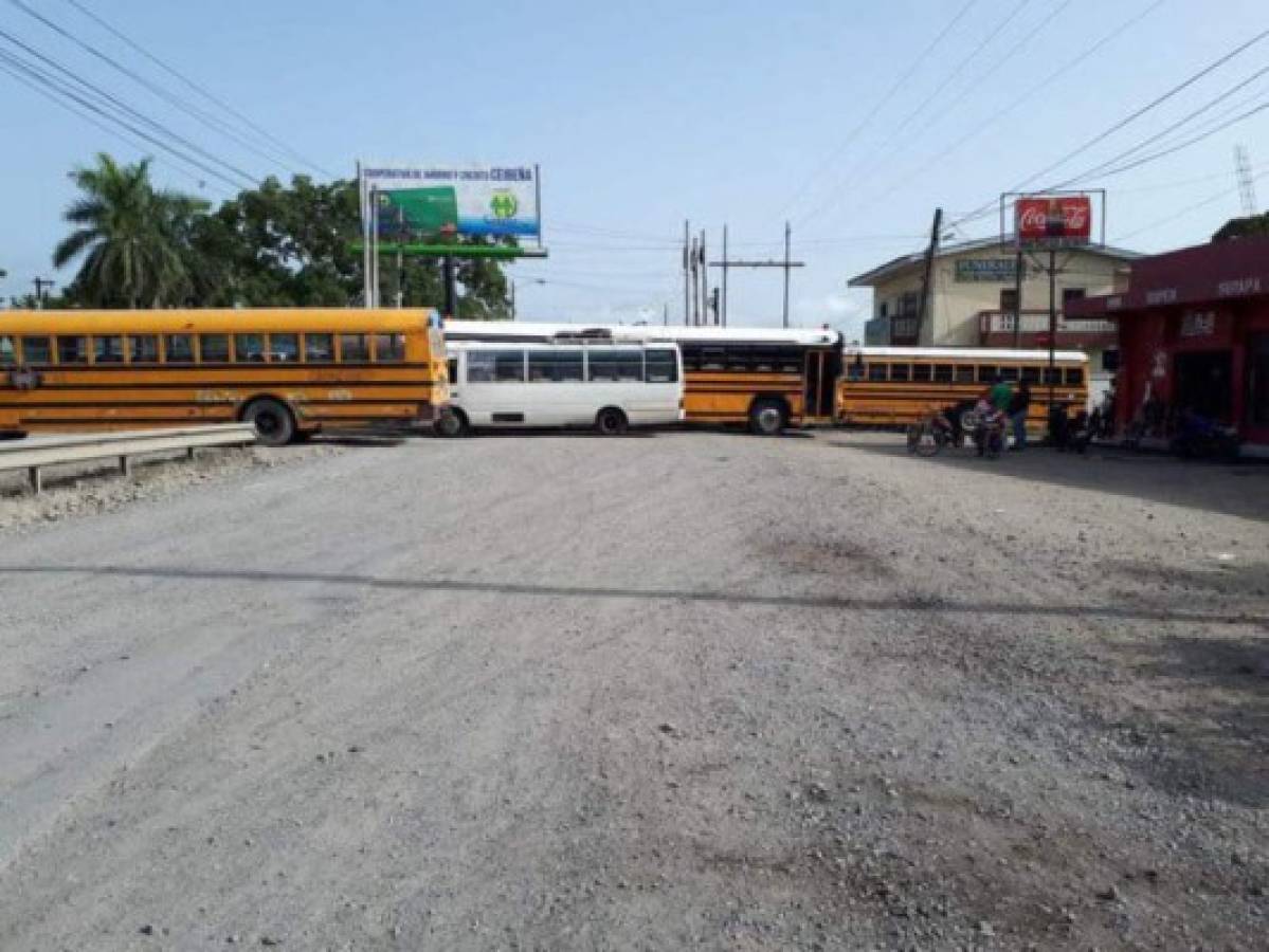 FOTOS: Carreteras bloqueadas por paro de transportistas de Honduras