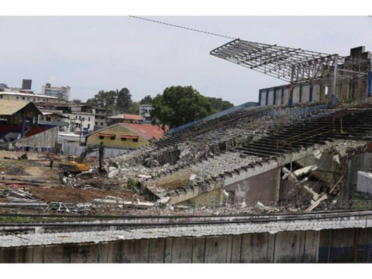 ¡Con uno de Honduras! Grandes estadios que fueron abandonados