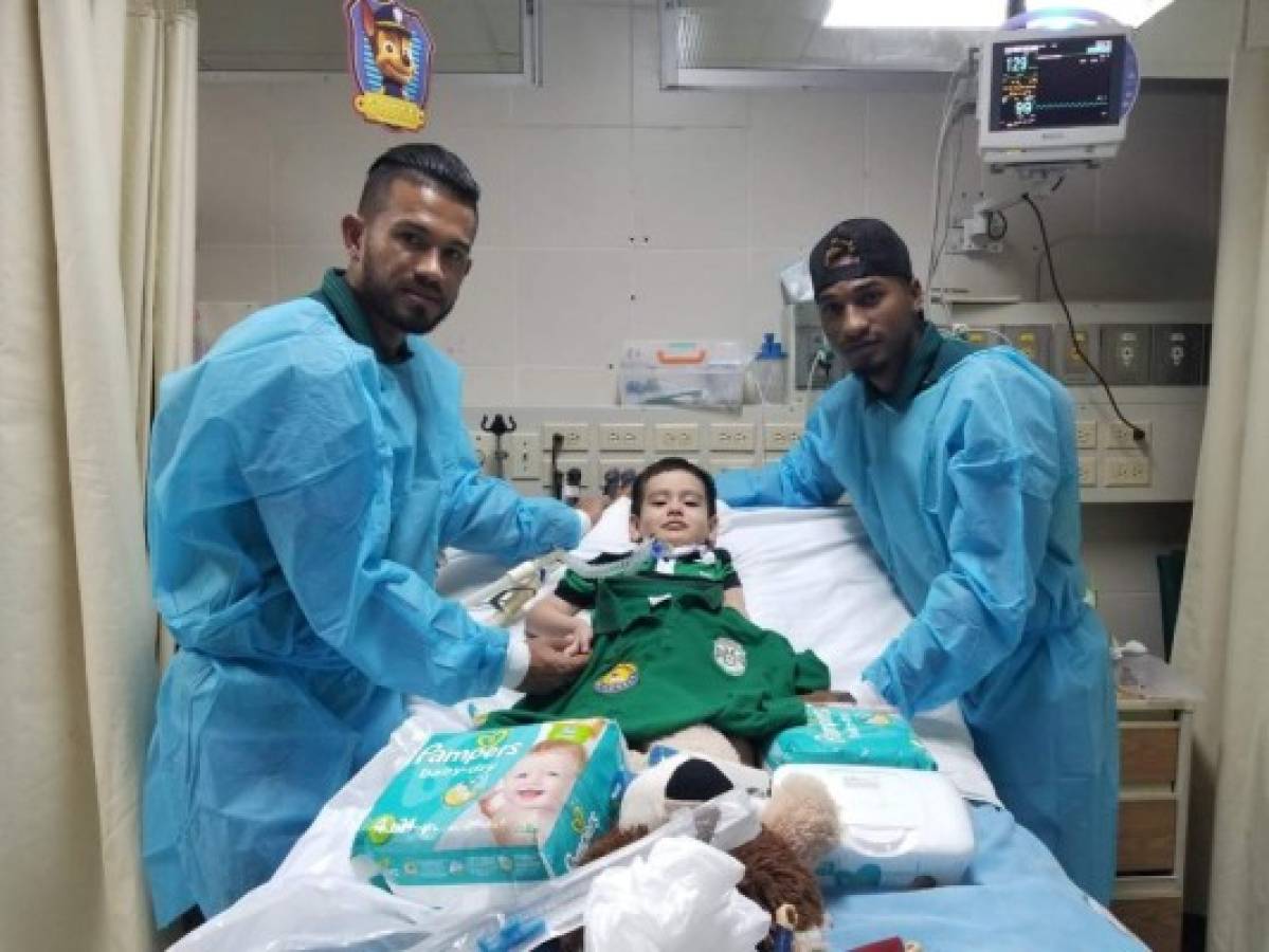 El enorme gesto de jugadores de Marathón con un niño hospitalizado