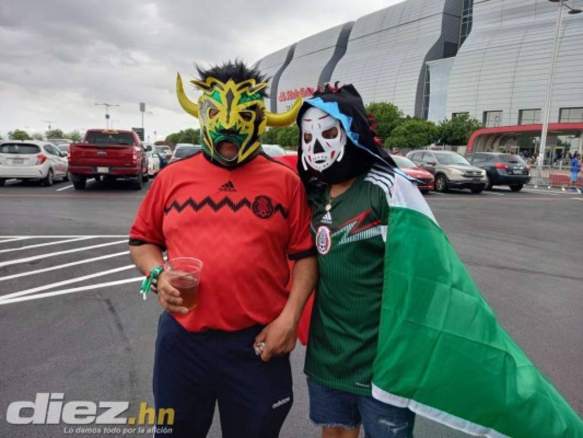 La hondureña que lloró con el himno: El espectacular ambiente en el State Farm Stadium de Arizona