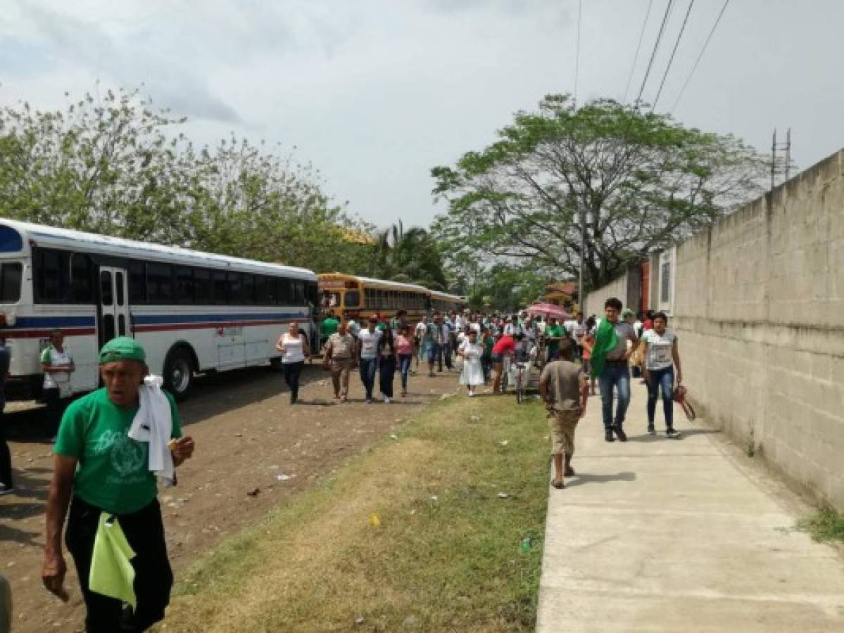 ¡Invasión porteña! Aficionados del Platense se toman el estadio de Tocoa