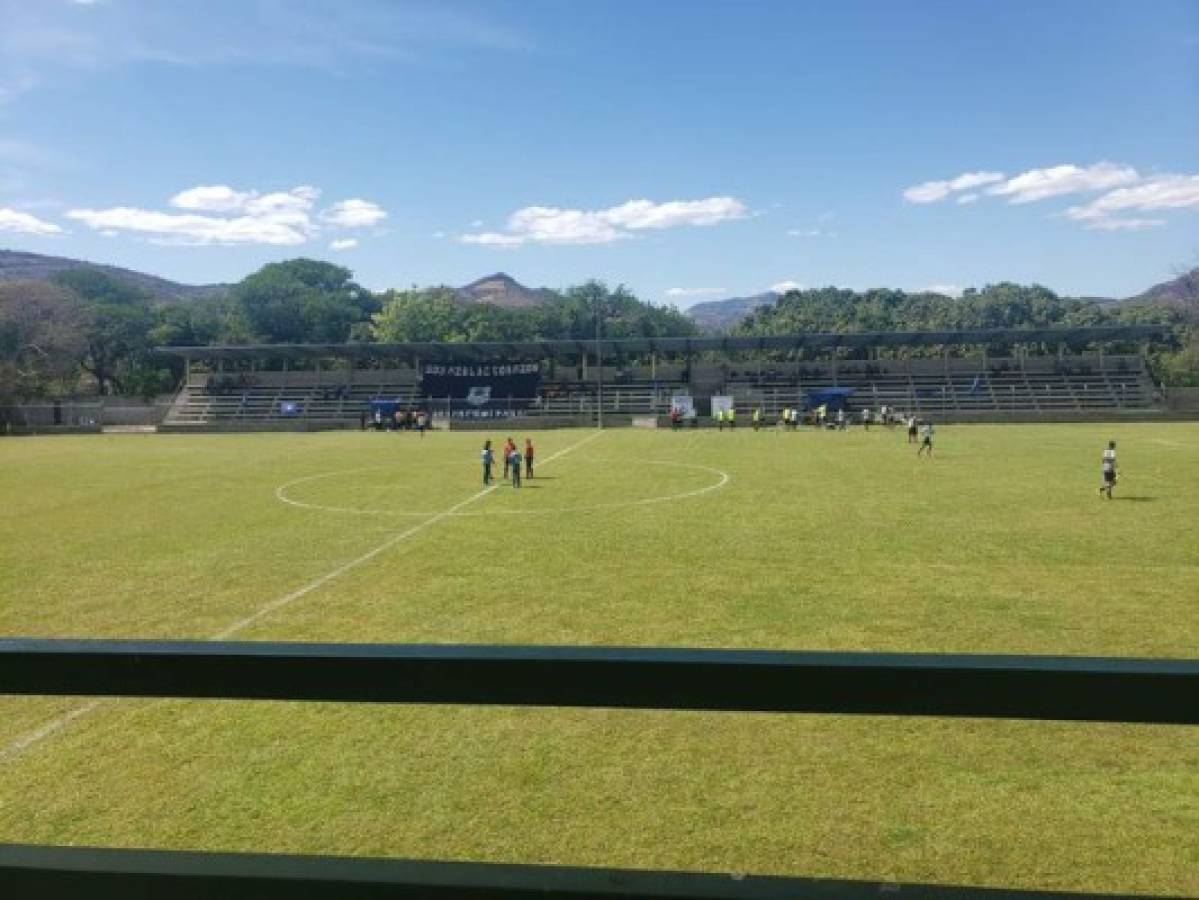 Fotos del Ascenso: Presidente del Savio subido en un muro, fila con examen covid y medidas de bioseguridad