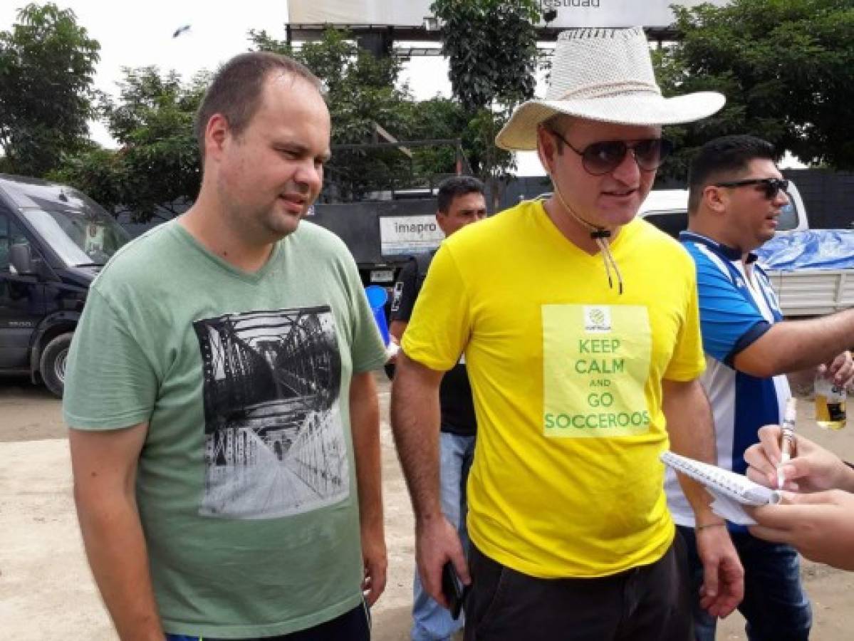 FOTOS: Con cerveza en mano y bailando punta, así la pasaron los australianos en Honduras