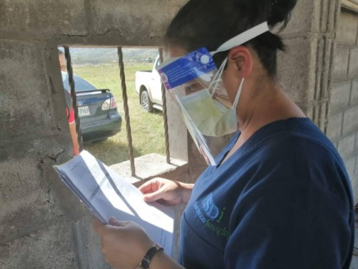 Fotos del Ascenso: Presidente del Savio subido en un muro, fila con examen covid y medidas de bioseguridad