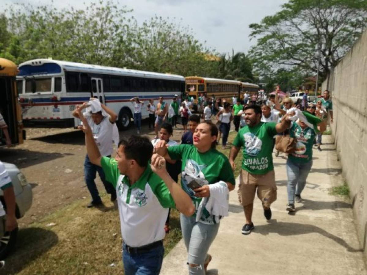 ¡Invasión porteña! Aficionados del Platense se toman el estadio de Tocoa