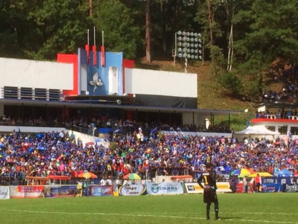 El bonito y ecológico estadio del Cobán Imperial de Guatemala