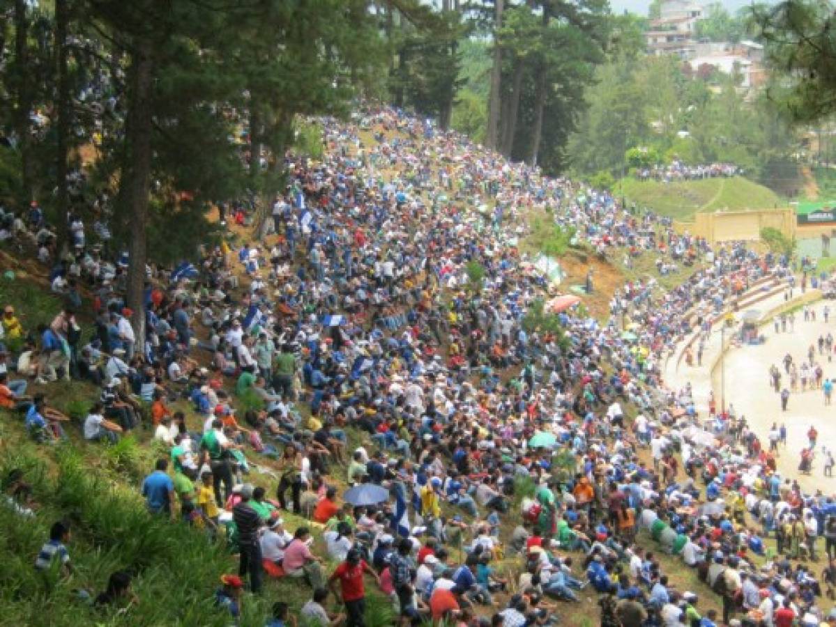 El bonito y ecológico estadio del Cobán Imperial de Guatemala