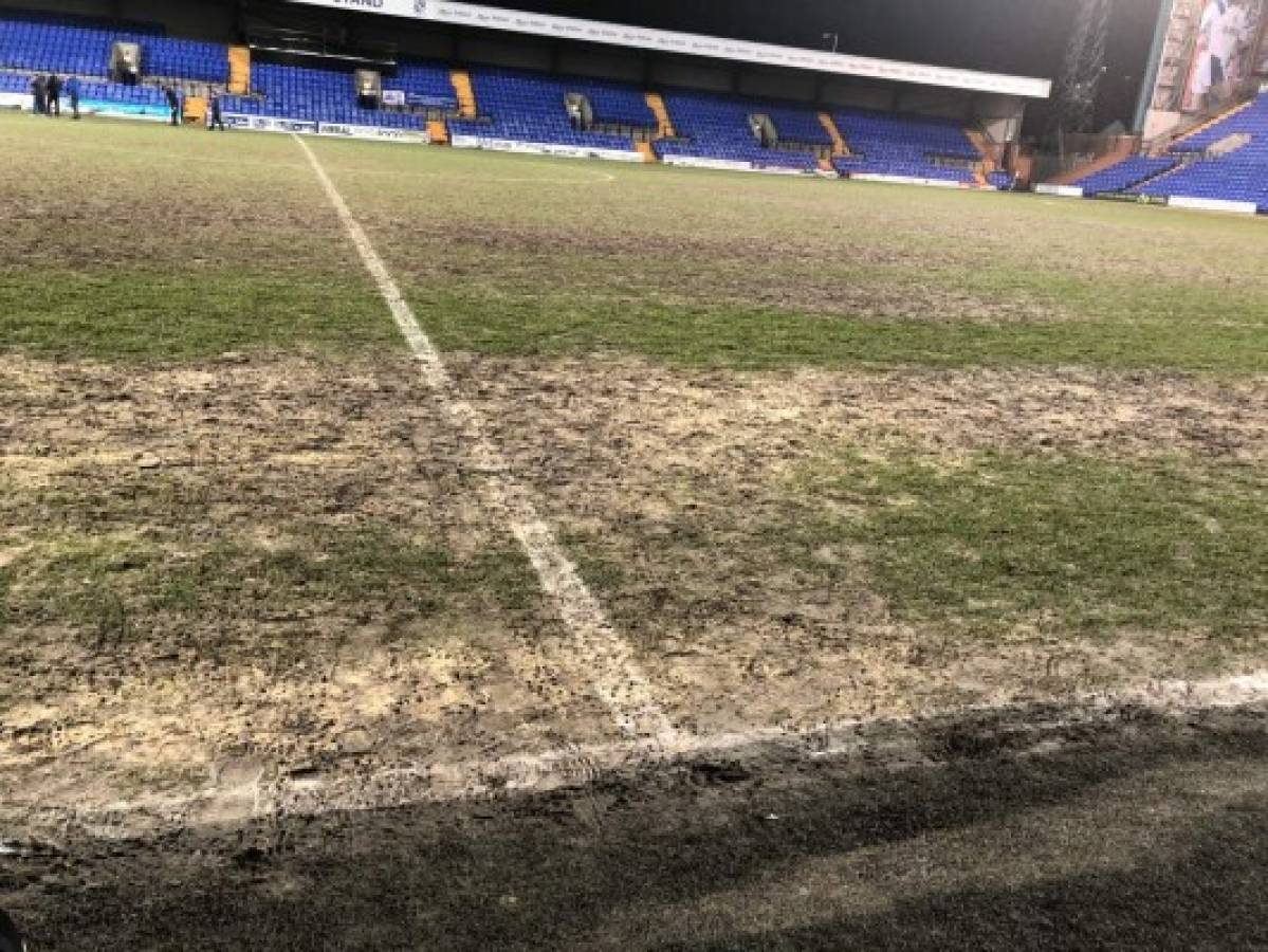 La pésima cancha en la que jugó Manchester United por la FA Cup