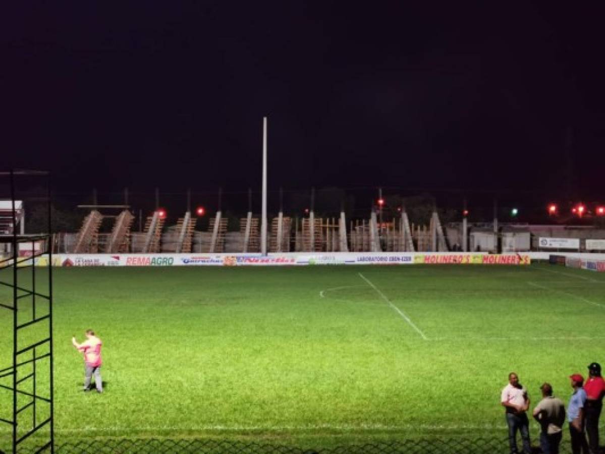 Fotos: Encienden la primera torre de luz en el Estadio Francisco Martínez de Tocoa