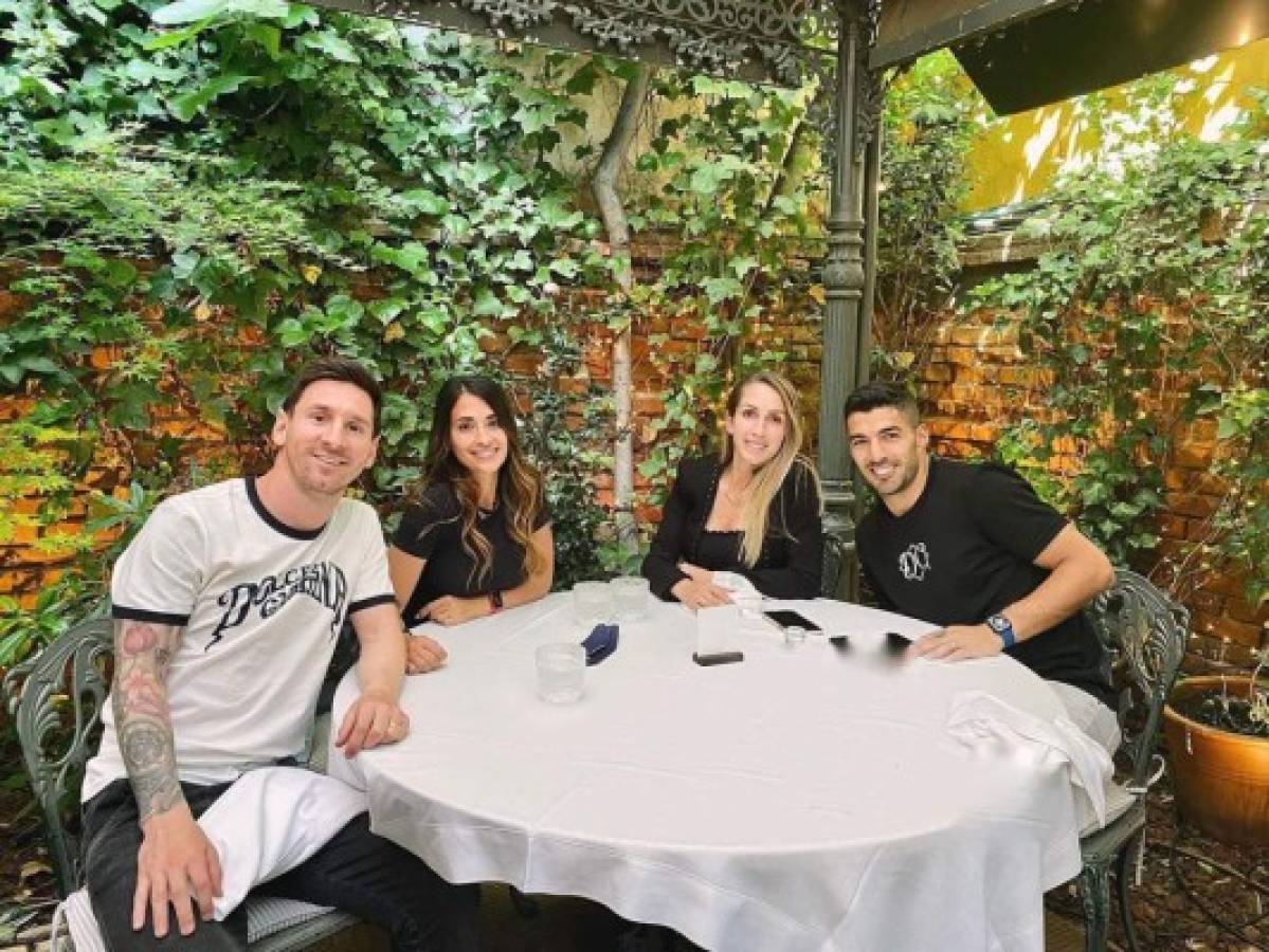 Con sus bellas esposas, fotos y autógrafos: La escapada de Messi y Luis Suárez en Madrid