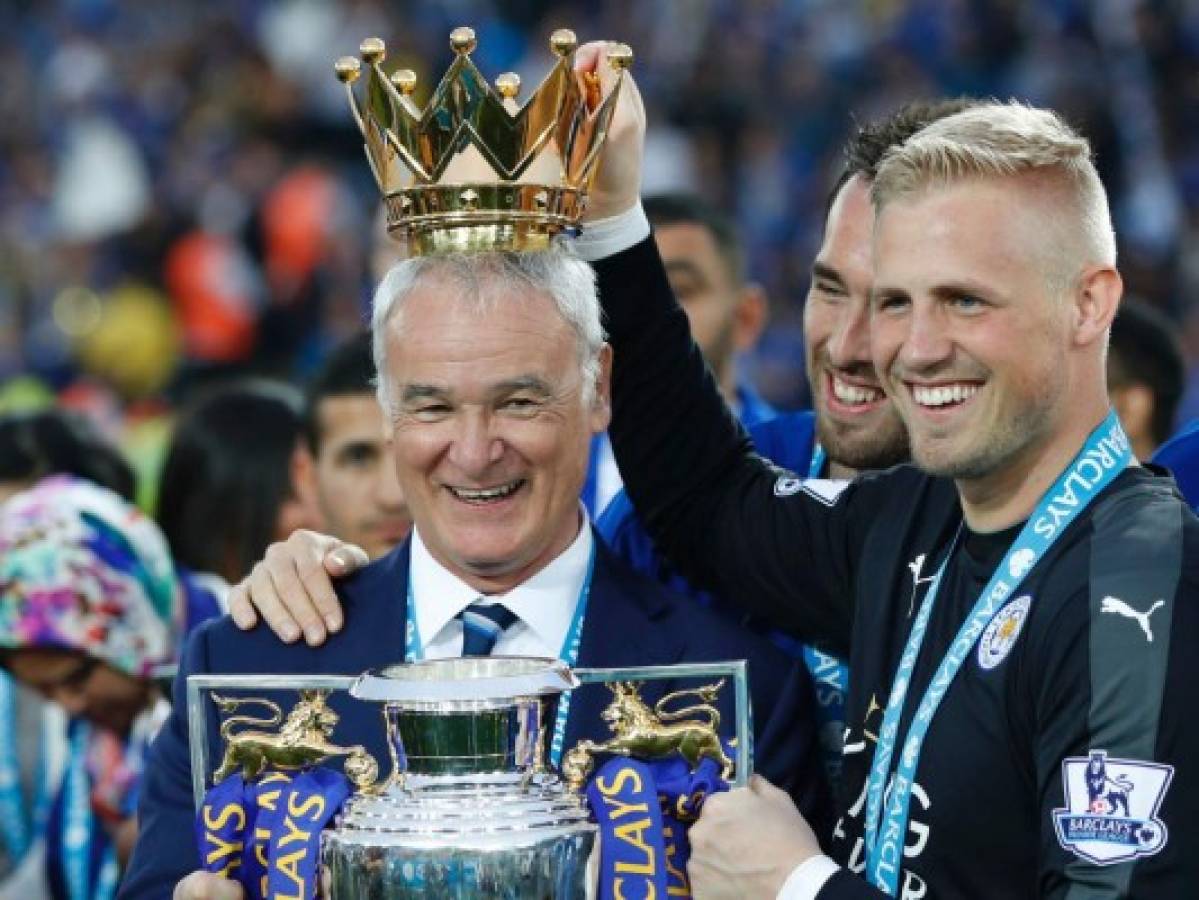 Claudio Ranieri espera que las estrellas del Leicester sigan en el equipo