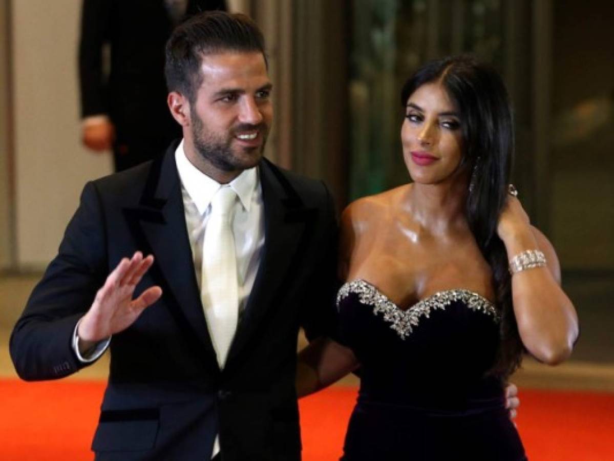 ¡UNA MUÑECA! Así es la bella hijastra que tiene el jugador español Cesc Fabregas