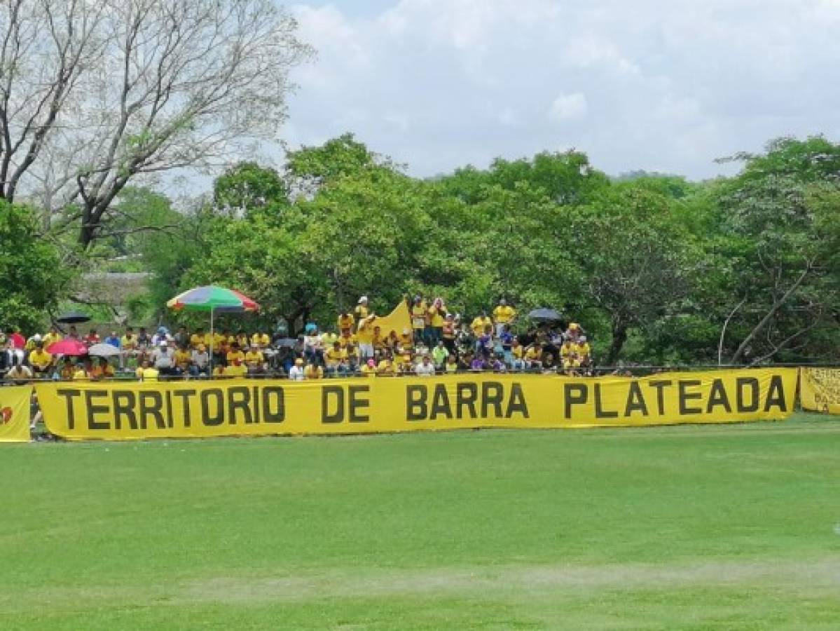 Colapsa gradería previo a juego de semifinal en Segunda División de El Salvador