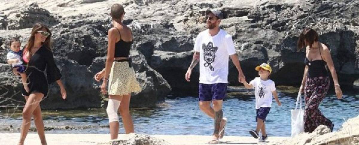 Fotos: Así disfrutan sus vacaciones Messi y Antonella Rocuzzo en Ibiza