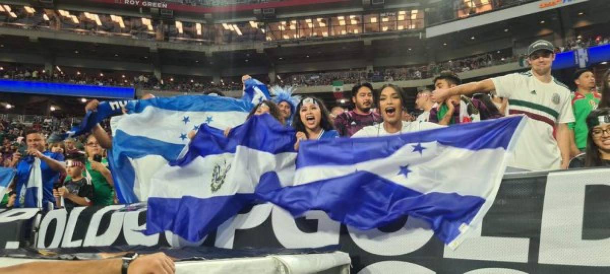 La hondureña que lloró con el himno: El espectacular ambiente en el State Farm Stadium de Arizona