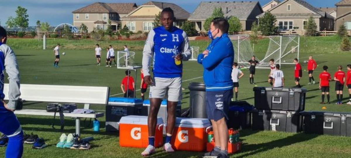 ¡Ambulancia y baño en el autobús! Así fue el primer entreno de la Selección de Honduras en Denver