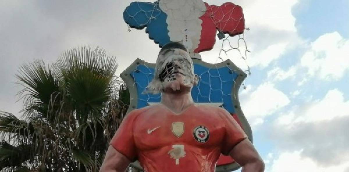 Como a Ibrahimovic: Destruyen la estatua de Alexis Sánchez en Chile y la dejan sin rostro