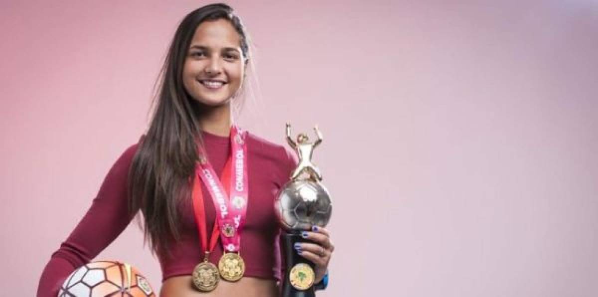 Deyna Castellanos, la futbolista venezolana hincha del Saprissa