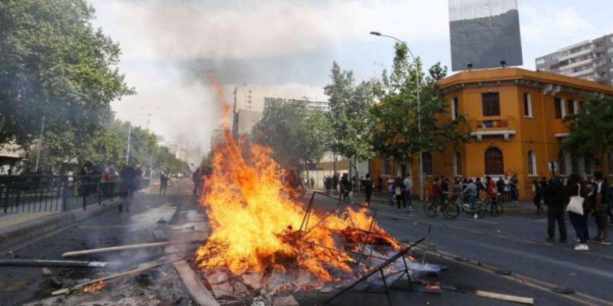 Disturbios, sangre y muertos... ¡Santiago de Chile, sede de la final de Copa Libertadores en crisis social!
