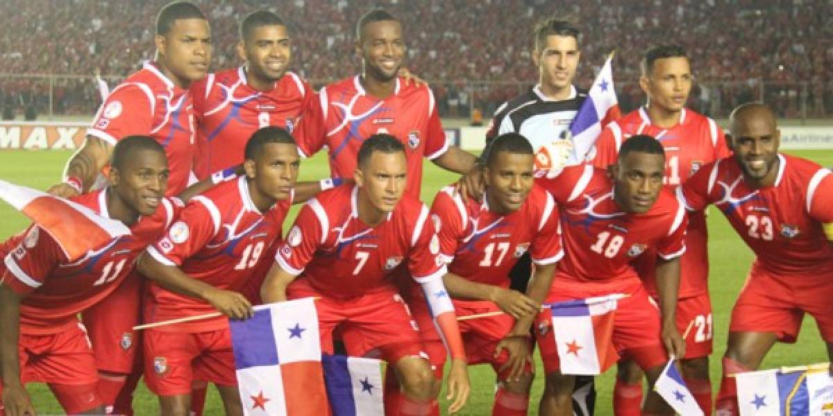 Panamá, con números rojos jugando hexagonales en el Rommel Fernández