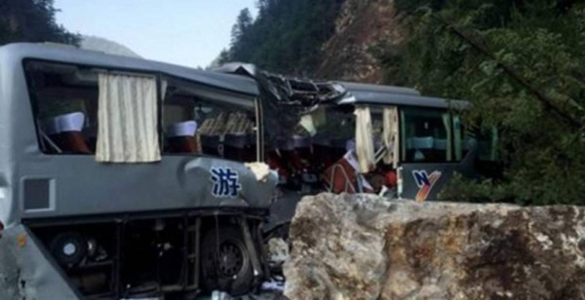 Imágenes de terror: Fuerte terremoto provoca 19 muertos, 200 heridos y 30 mil turistas evacuados en China