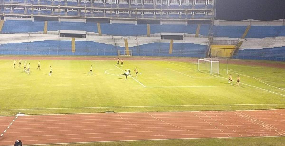 FOTOS: Risas, bromas y pastel en reconocimiento de cancha de Motagua y Managua