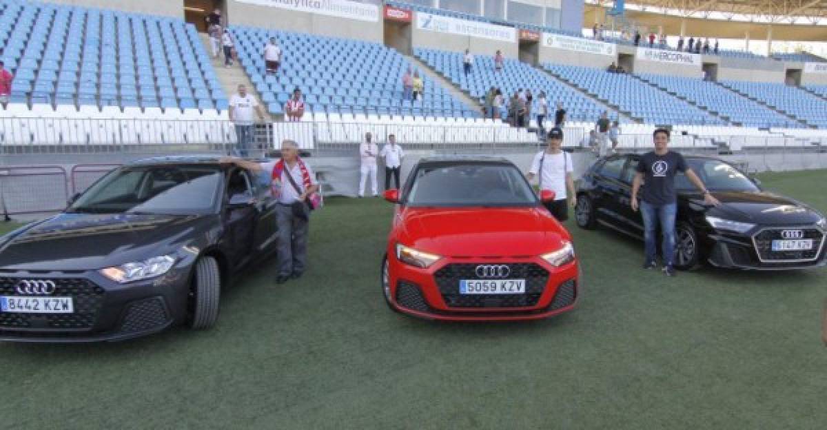 Al-Sheikh, el jeque árabe que quiere fichar a Messi y que sortea autos de lujo en los partidos en España