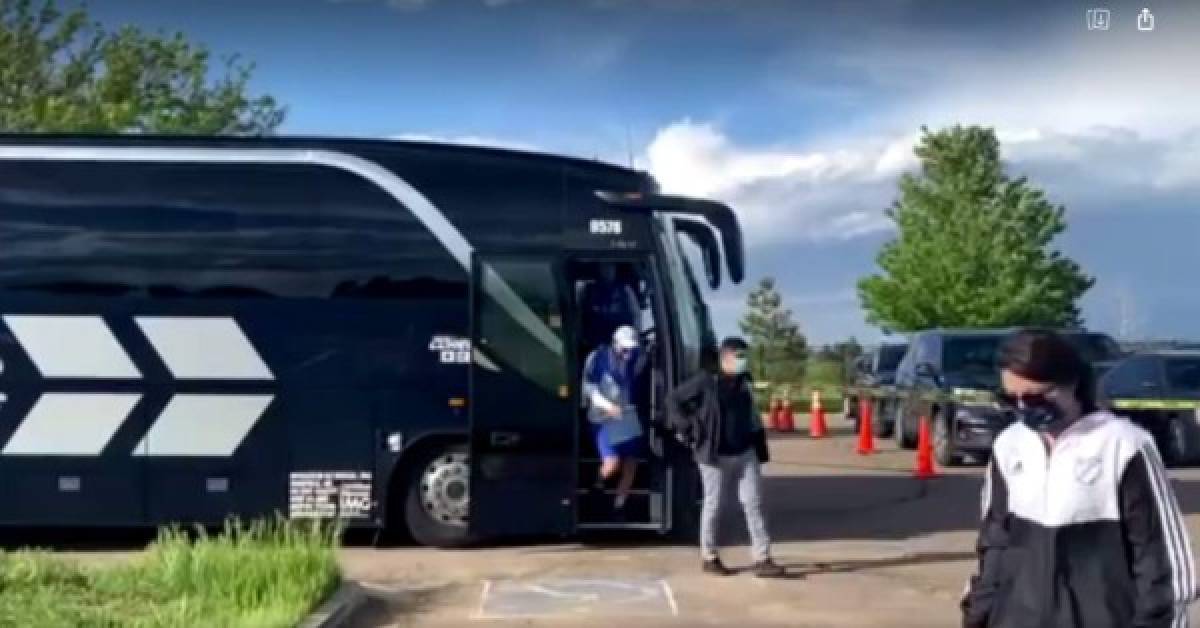 ¡Ambulancia y baño en el autobús! Así fue el primer entreno de la Selección de Honduras en Denver