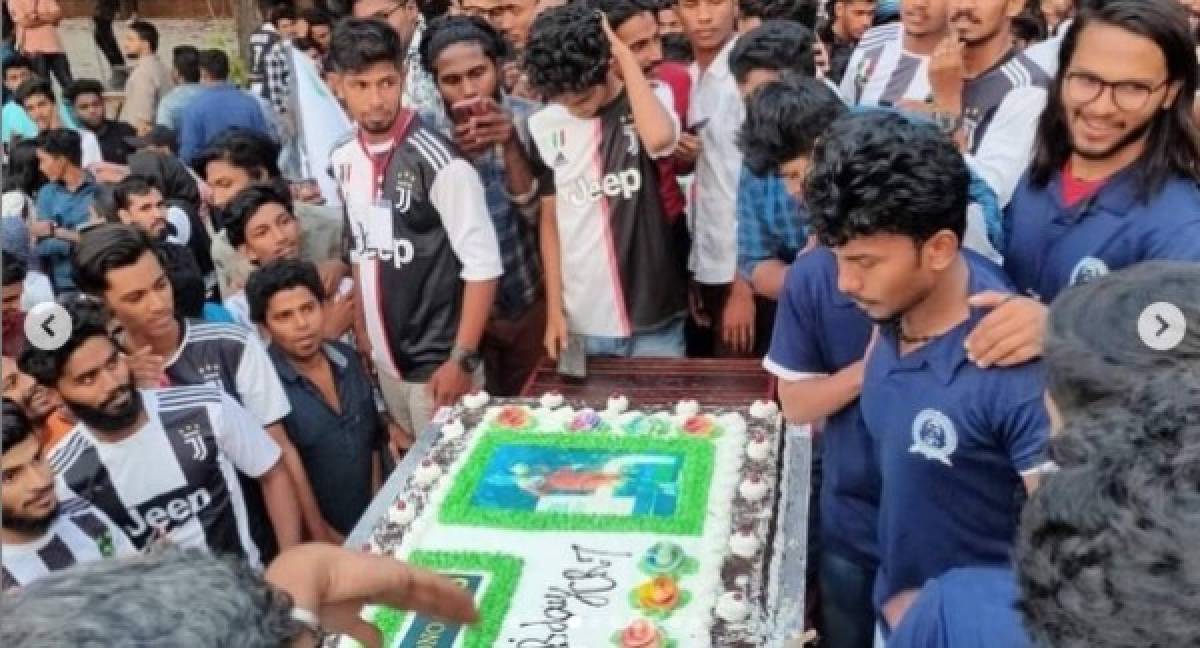 Increíble: Así celebraron el cumpleaños 35 de Cristiano Ronaldo en India, con pastel gigante y cánticos  