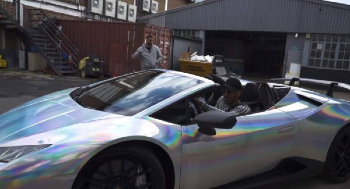 Desastre: Así es el Lamborghini cromado que chocó Aubameyang en Londres