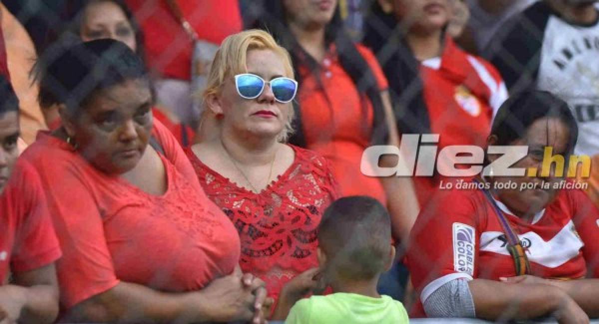 Las desgarradoras fotos de jugadores y afición del Real Sociedad tras el descenso