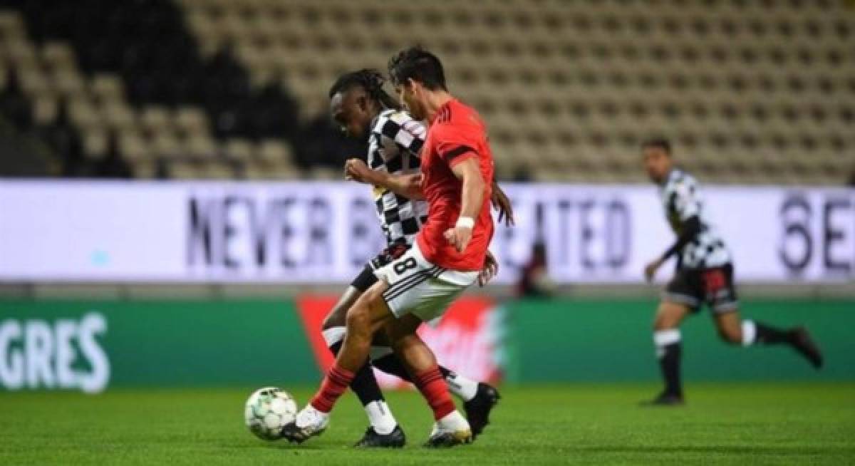 ¡Euforia y júbilo! El festejo del Boavista al vencer a Benfica con Alberth Elis como el mejor del partido