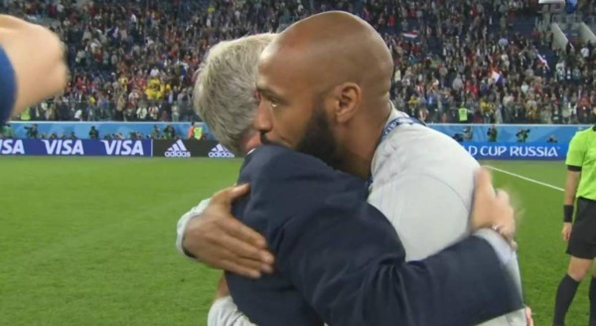 NO SE VIO EN TV: Thierry Henry entre la tristeza y la felicidad; el consuelo de Hazard