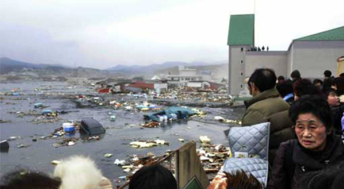 Terremoto y tsunami azotaron Japón