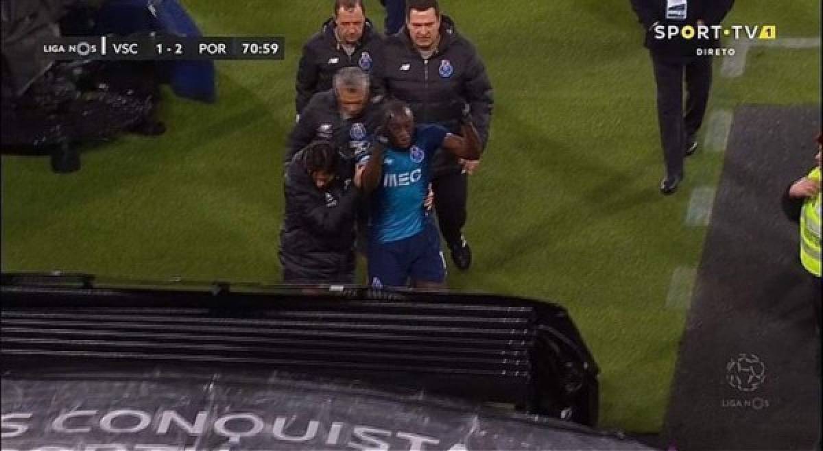Le lanzan un bote de basura a futbolista del Porto, recibe insultos racistas y abandonó el partido