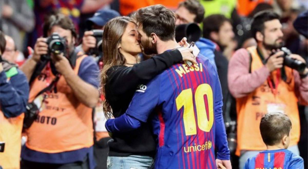 En fotos: Así celebraron las esposas e hijos de los jugadores del Barcelona la Copa del Rey ¿Y Shakira?