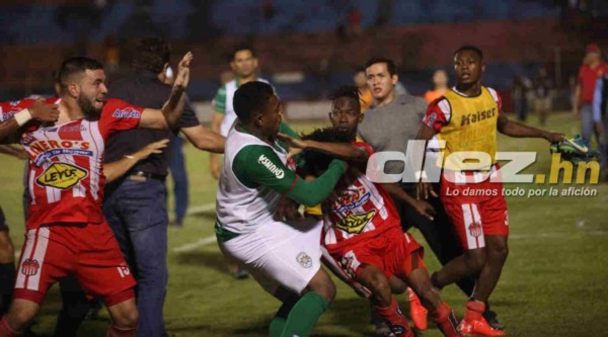 En fotos: Así fue el violento enfrentamiento entre jugadores de Vida y Marathón