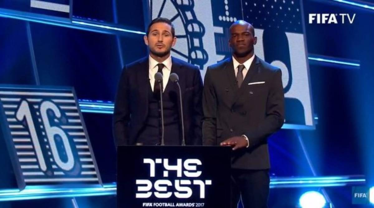 ¡Y NO ES CREÍDO! David Suazo entregó premio de FIFA a Messi y a Cristiano Ronaldo