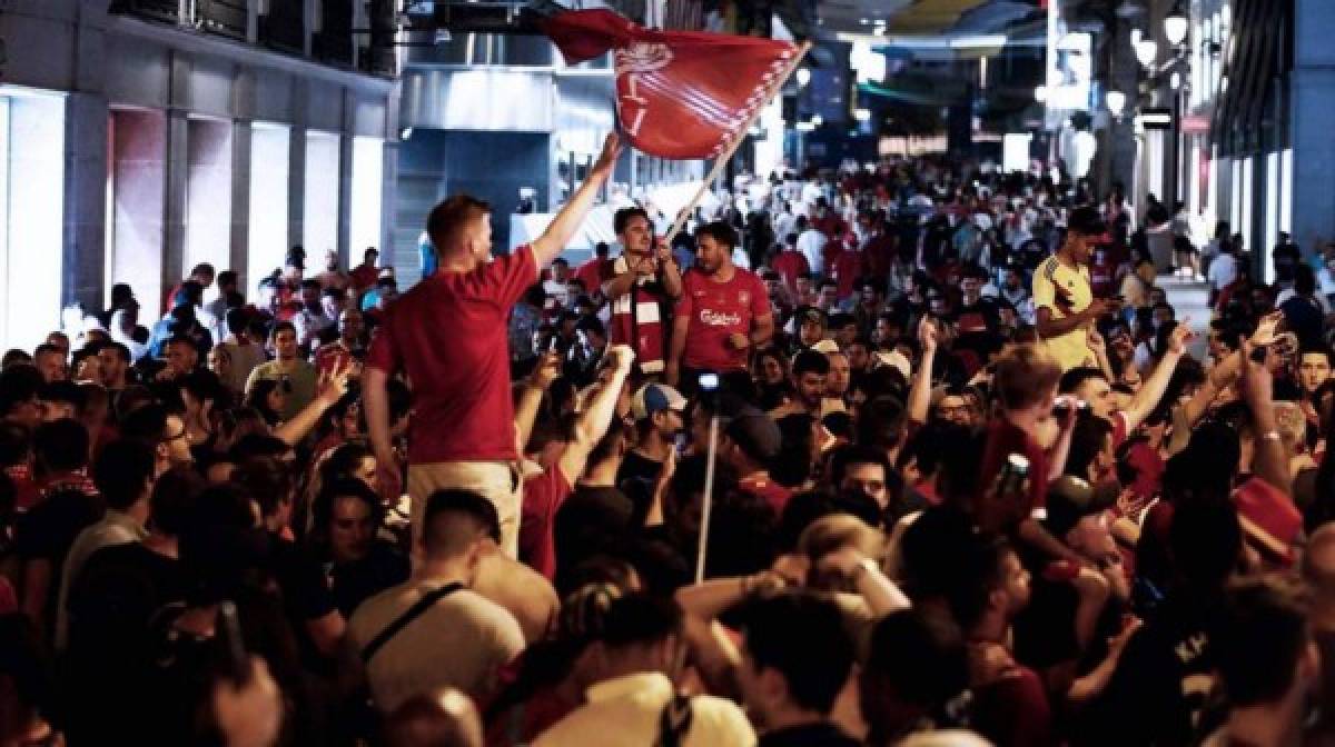 Madrid completamente roja: Así celebraron los hinchas del Liverpool la sexta Champions