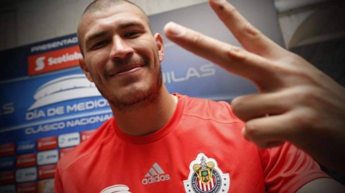 Llegó al Chelsea y no dio bola: Los 15 famosos jugadores mexicanos que fueron a pasear a Europa