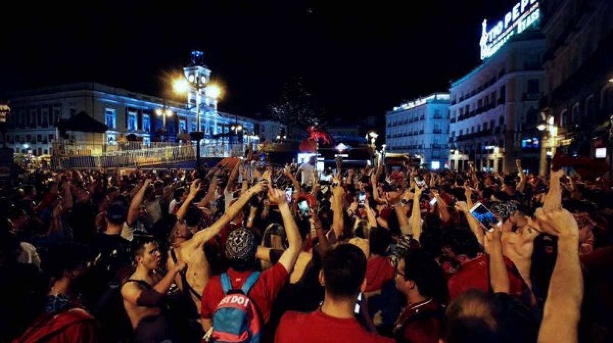 Madrid completamente roja: Así celebraron los hinchas del Liverpool la sexta Champions