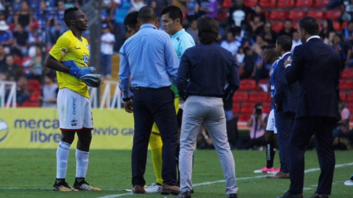 ¡Se pusieron los guantes! Jugadores de campo que tuvieron que defender el marco de su equipo