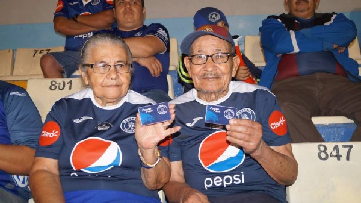 ¡FELICIDADES! Las madres futboleras que adornan los estadios en Honduras