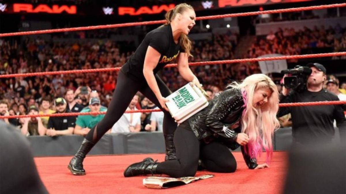 Alexa Bliss le responde a Ronda Rousey tras sus polémicas declaraciones sobre WWE