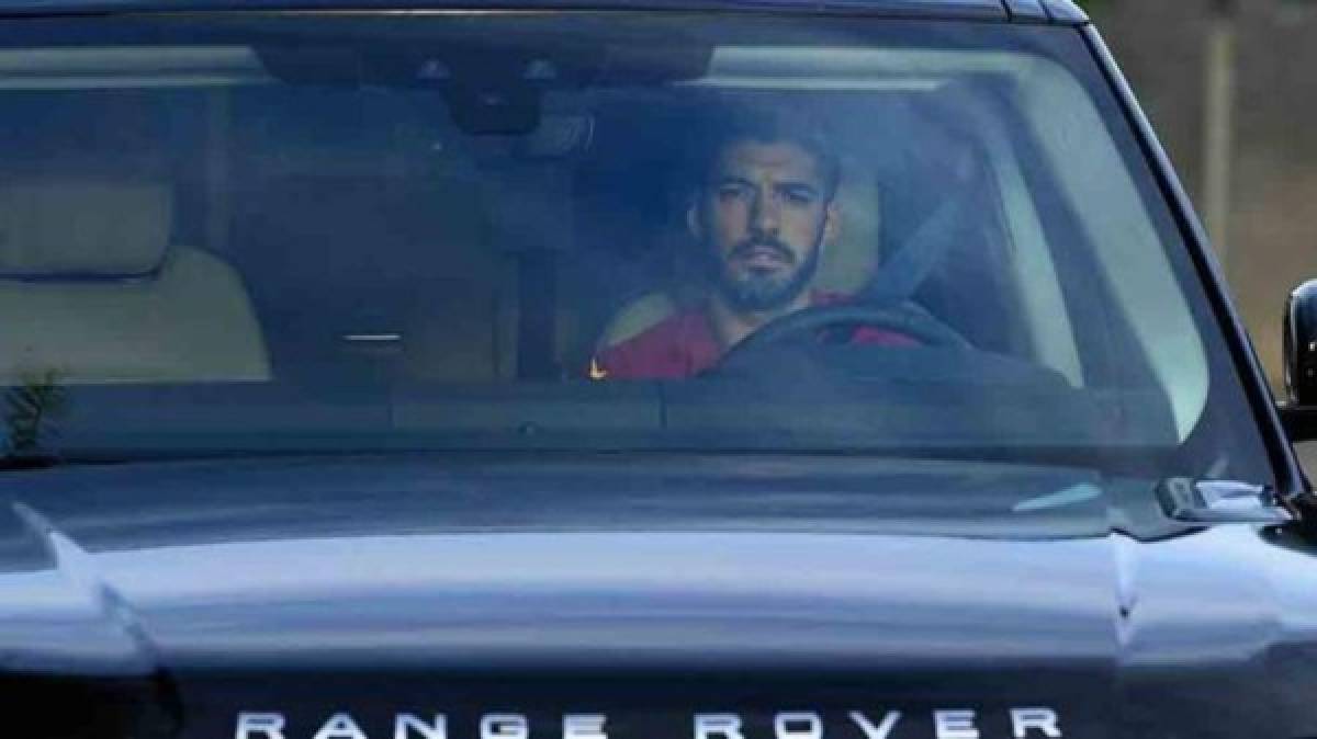 Así fue el último día de Luis Suárez con el Barcelona: Lágrimas, la cara de Messi y hasta risas