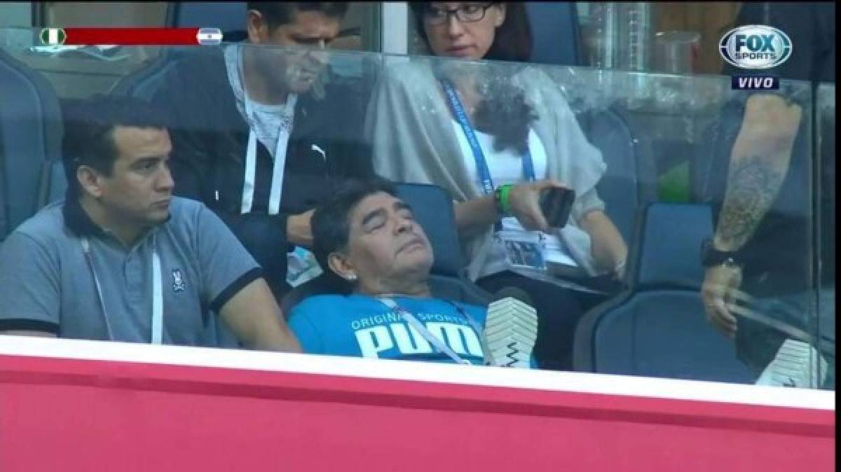 Las fotos de Maradona totalmente descontrolado en el Argentina-Nigeria