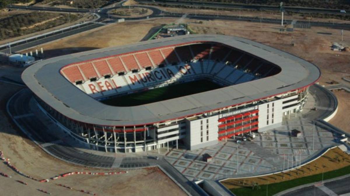 Así es el estadio del Real Murcia, recinto donde estará grabado el nombre del 'Macho' Figueroa