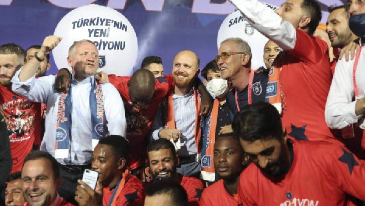 Istanbul Basaksehir, el equipo del Gobierno de Turquía se corona campeon, con Robinho como figura