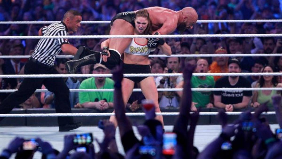 ¡Asombró y enamoró! El espectacular debut de Ronda Rousey en la WWE